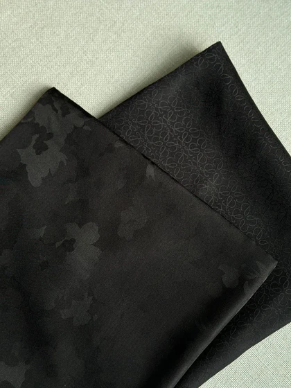 روسری سیلک مشکی قواره 95