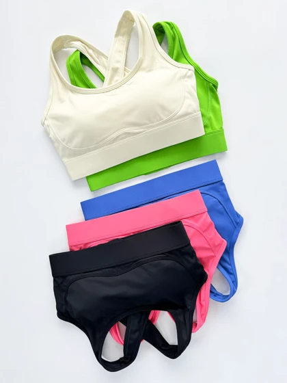 نیم‌تنه کاپ‌دار ورزشی حرفه ای قزن دار فلامنت بند ضربدری