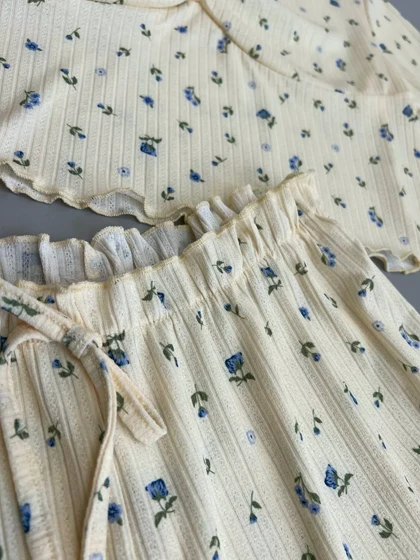 ست کراپ و شلوارک گل‌دار کد 2751