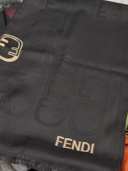 شال نخ مودال 20255 FENDI