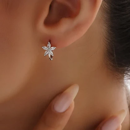 گوشواره نقره زنانه مدل گل ساده