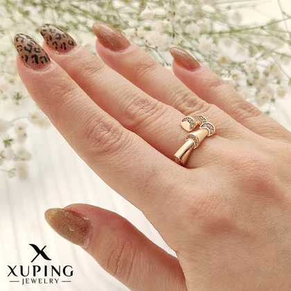 انگشتر ژوپینگ مدل بامبو نگین‌دار، درخشش بی‌نظیر و طراحی خاص Xuping