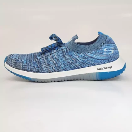 کفش راحتی زنانه اسکچرز دهنه کشی با بند نمایشی آبی برفکی
