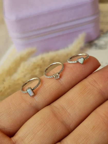 پیرسینگ گوش اوپال تیتانیم