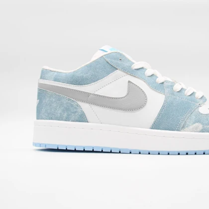 کتانی نایک جردن 1 سفید آبی بزرگپا کد 607800