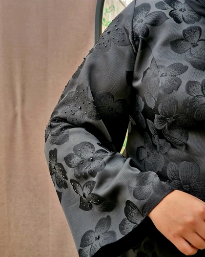 پیراهن ریرا مشکی طرح گل رز
