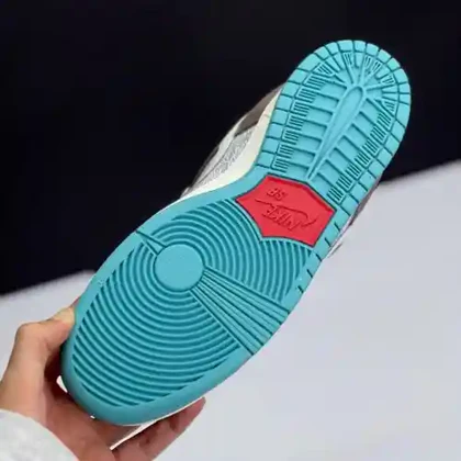 کفش نایک اس بی دانک لو بیگ مانی سیوینگ Nike SB Dunk Low Big Money Savings