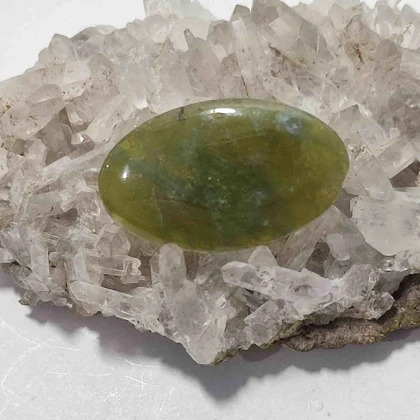 گردنبند سنگ زبرجد طبیعی با آویز نقره