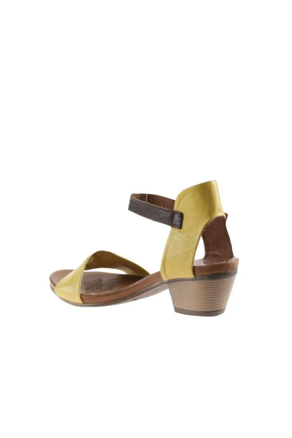 صندل زنانه بوئنو bueno