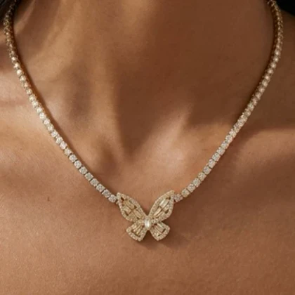 گردنبند طرح پروانه