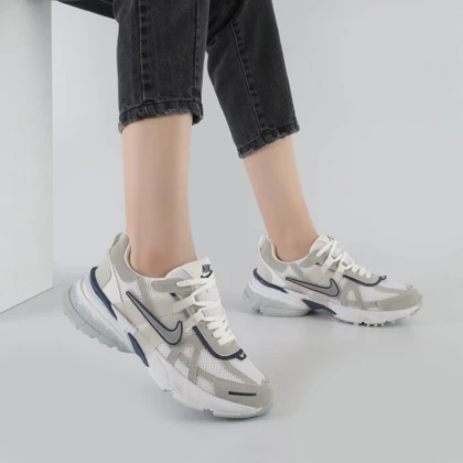 کفش و کتانی زنانه و دخترانه مدل نایک کوشلون NIKE V2K رنگ سفید طوسی کد 41740