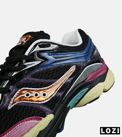 کفش کتانی مردانه و زنانه مشکی آبی قرمز Saucony pro grid omni 8 مدل 8895