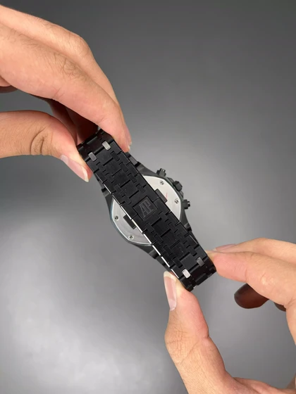 ساعت مچی اودمار پیگه صفحه اسکلتون بند مشکی Audemars Piguet