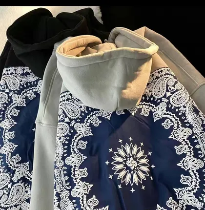 سویشرت پشت طرح‌دار