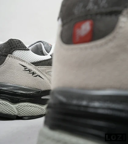 کفش کتانی کرم سفید NEW BALANCE 990