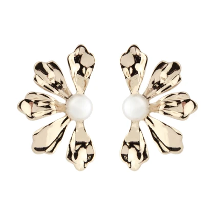 گوشواره زنانه مدل گل مرواریدی