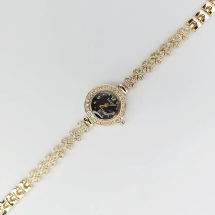 ساعت مچی زنانه مجلسی EHHE نگین‌دار با موتور کوارتز