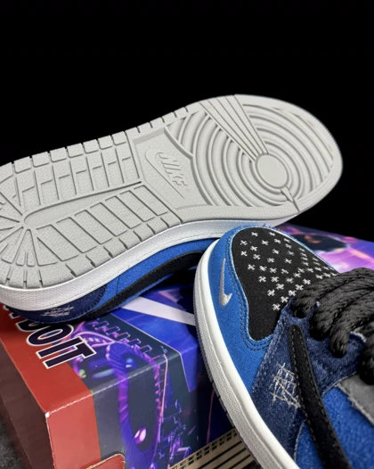 کتانی جردن تراویس وودو