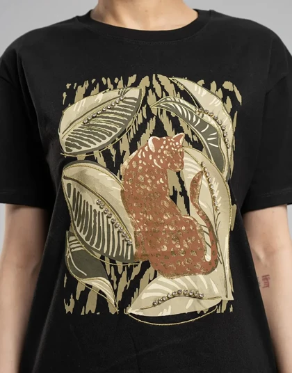 ترکیب چاپ و گلدوزی و نگین برگ و ببر