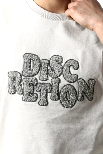 تیشرت آستین کوتاه گلدوزی مردانه