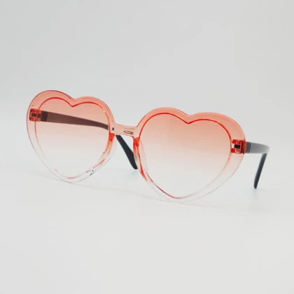 عینک آفتابی بچگانه اسپرت قلبی با شیشه‌های ضد اشعه UV