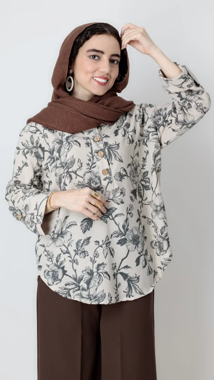 شومیز گل‌دار جلو بسته