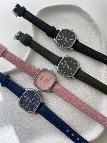 ساعت چرم نایدو مربع