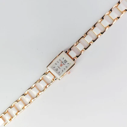 ساعت مچی زنانه مجلسی IE-LY نگین‌دار با موتور کوارتز