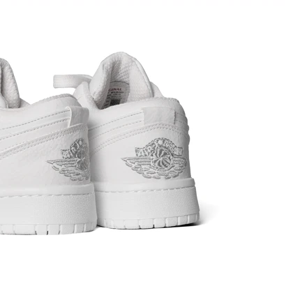 کتانی نایک مدل Air Jordan_سفید رگه دار کد 3030