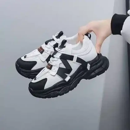 کتانی اسپرت لژدار طبی زنانه مافیایی مشکی سفید Women’s Mafia Style Black White