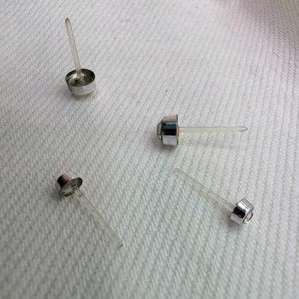 گوشواره میخی استیل مدل «تک‌نگین ریز» (سایز کوچک/مینی) | فروش تکی (عدد)