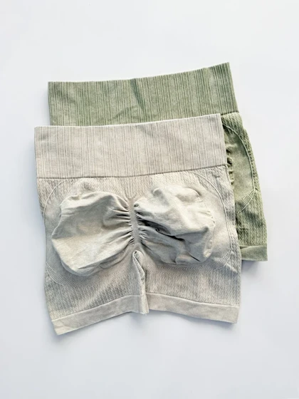 شورتک ورزشی سیملس پشت چروک سنگ شور