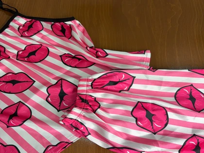 ست تاپ و شلوارک طرح بوسه 191