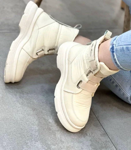 نیم بوت برچسبی