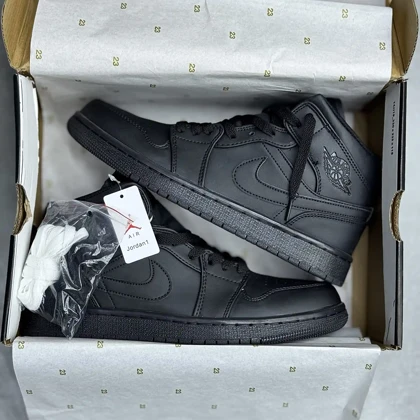 کفش نایک ایر جردن وان ساق‌دار تمام مشکی Nike Air Jordan 1 High Triple Black