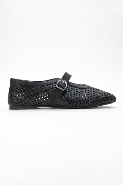 کالج زنانه luvishoes luvishoes
