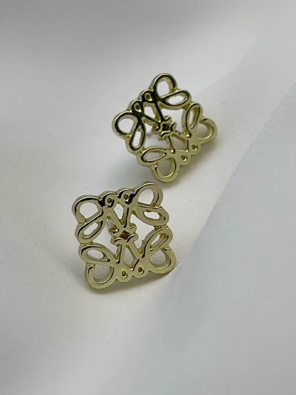گوشواره Loewe میخی کوچک