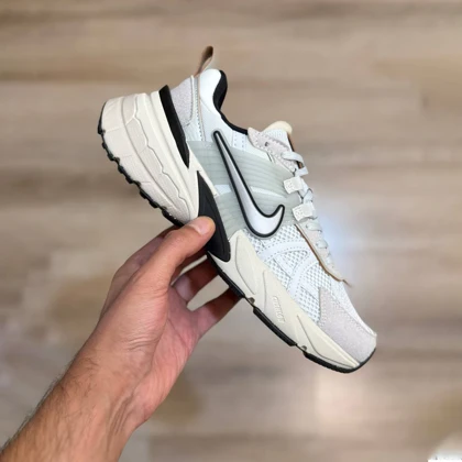 کفش روزمره زنانه و مردانه نایک مدل V2k RUN