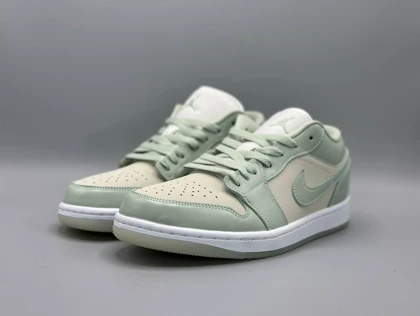 کتانی نایکی جردن1 لو سی فوم سیلور کرم سبز مستر/Nike Air Jordan1 low Sea foam