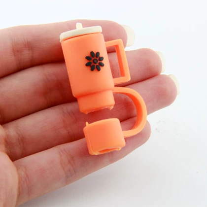 سر نی طرح لیوان