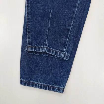 شلوار آبی تیره