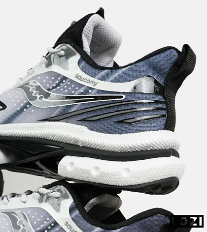 کفش کتانی سفید خاکستری Saucony Axon 3