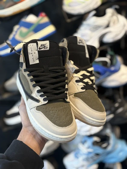 کتانی جردن ساق‌دار کرم قهوه ای