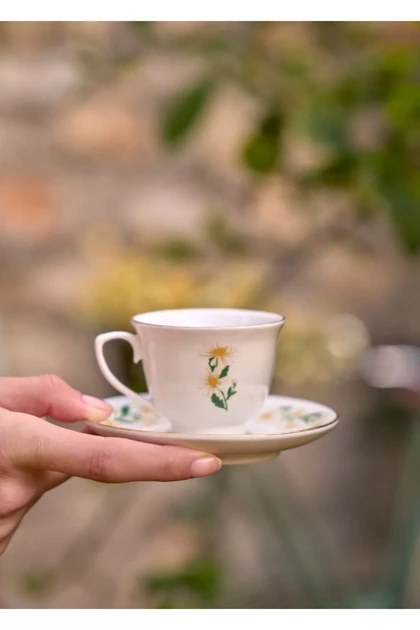 ست فنجان قهوه دو نفره Bella Maison مدل Daisy چینی - کرم