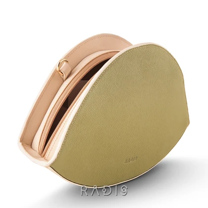 کیف دوشی زنانه چرم رادیس مدل Menil کد 153-M.MC