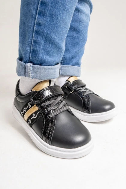 کفش پیاده روی بچگانه mnpc mnpc