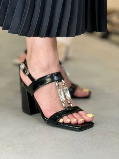 666 - پاشنه نگینی باگتی 666