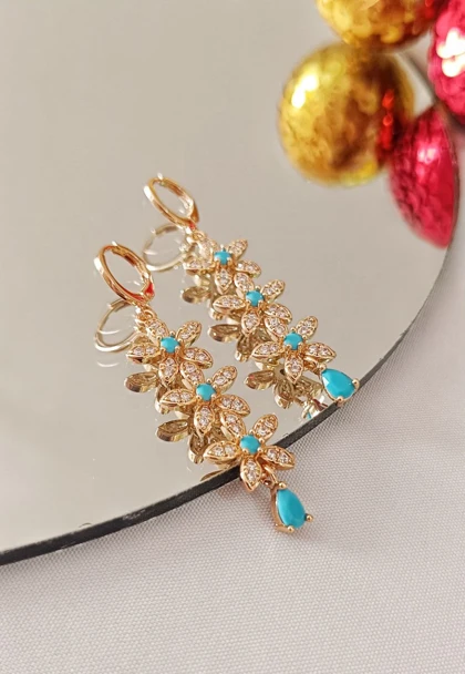 گوشواره نگین‌دار طرح طلا