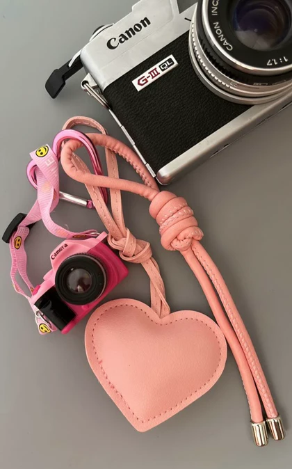 چارم بگ pink camera