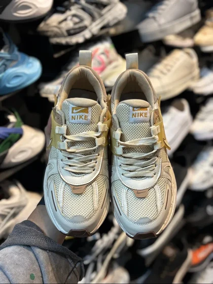 کتانی v2k مردانه کرم تمام